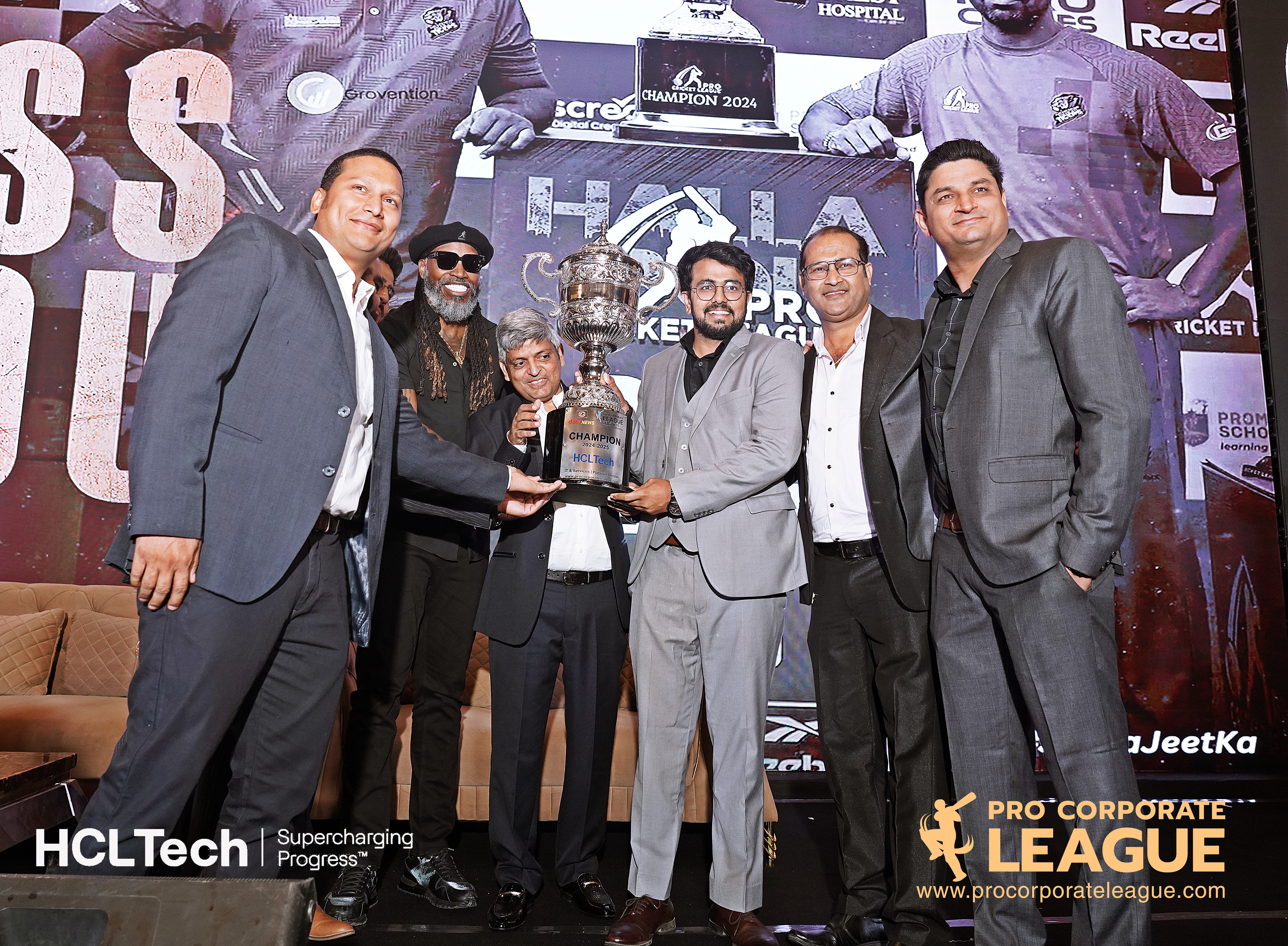 01 HCL Tech (IT Platinum Category Winner)